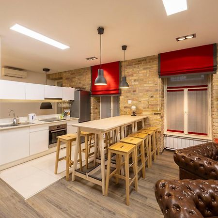 Deluxe Central Elizabeth Residence W/ 4Bedrm, 2Bathrm, 1Lvngrm ブダペスト エクステリア 写真